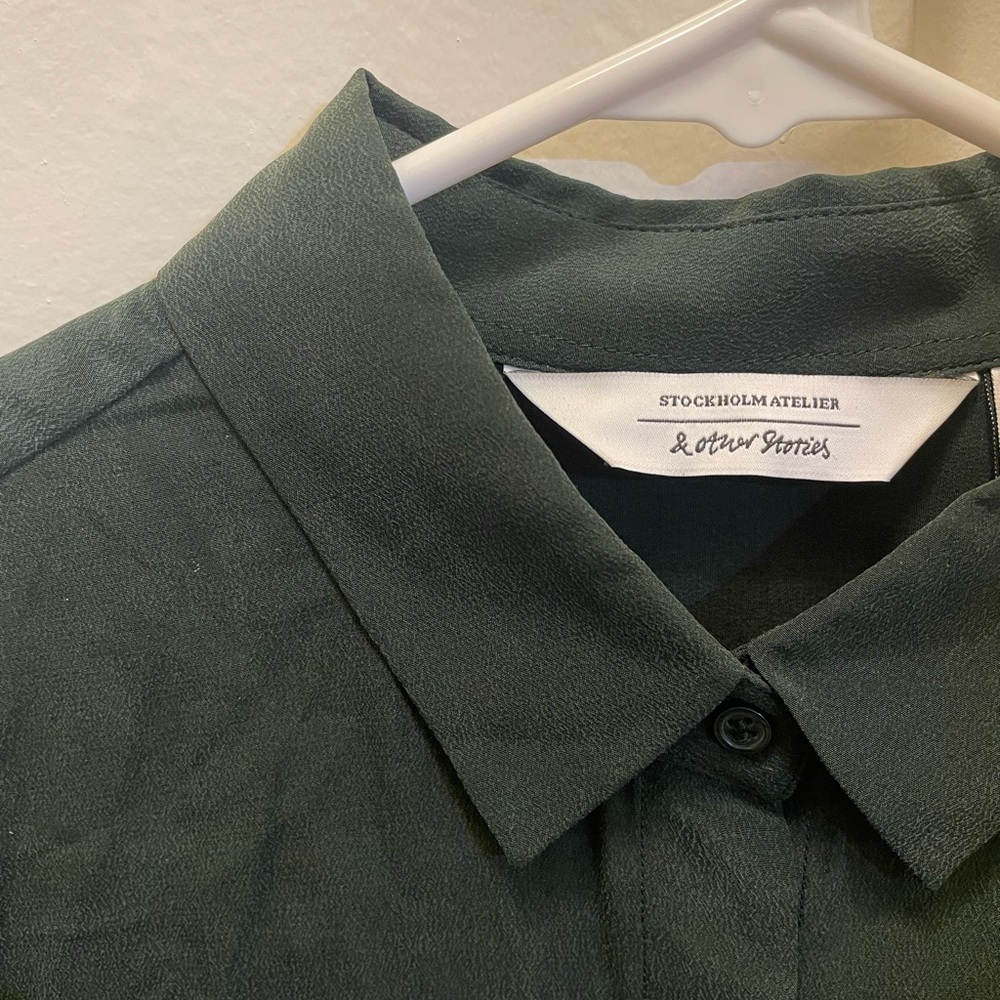 & Other Stories Meghan Markle size 6 Green silk blouse